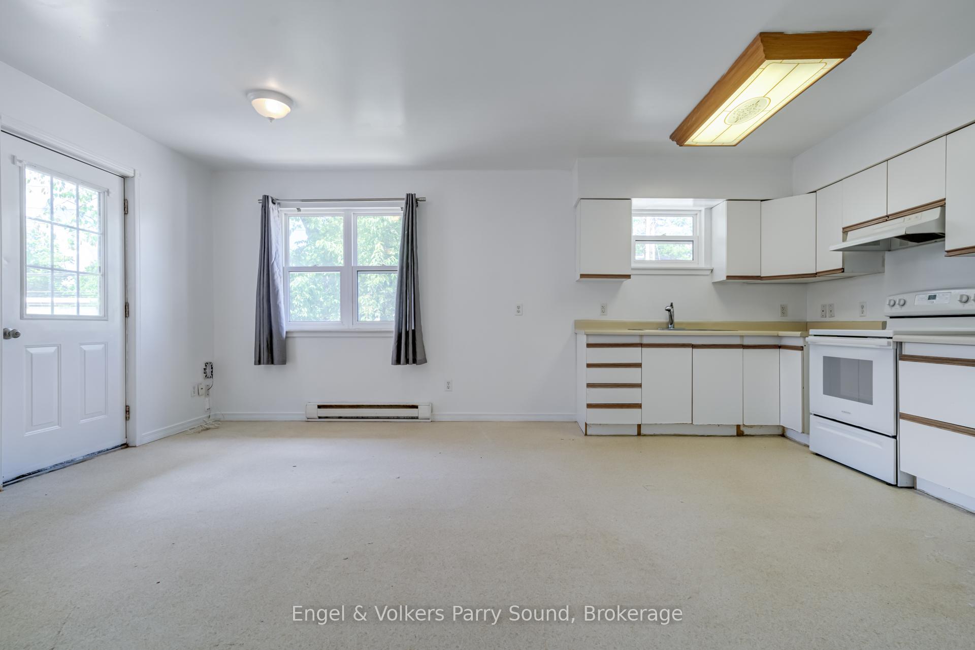 Photo 7 of 128 Isabella Street, Parry Sound — HOMEH