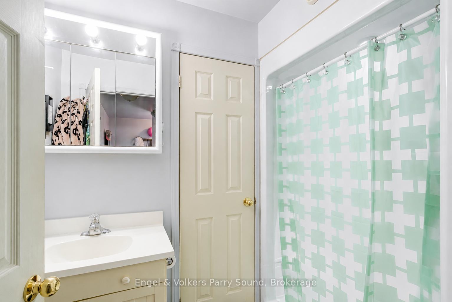 Photo 27 of 128 Isabella Street, Parry Sound — HOMEH