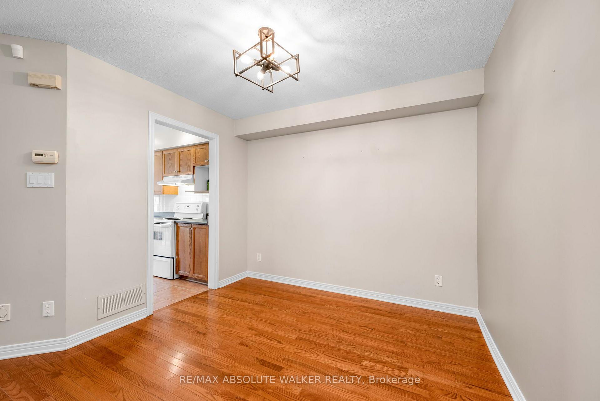 Photo 6 of 664 Wild Shore Crescent, Ottawa, Riverside South/Gloucester Glen — HOMEH