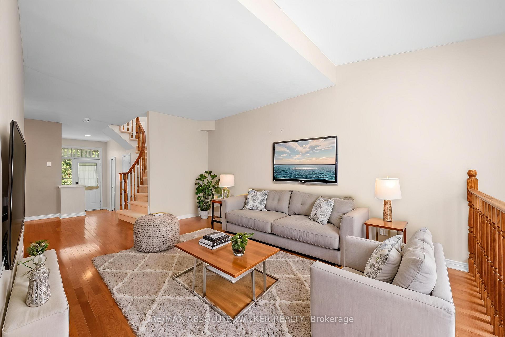 Photo 11 of 664 Wild Shore Crescent, Ottawa, Riverside South/Gloucester Glen — HOMEH