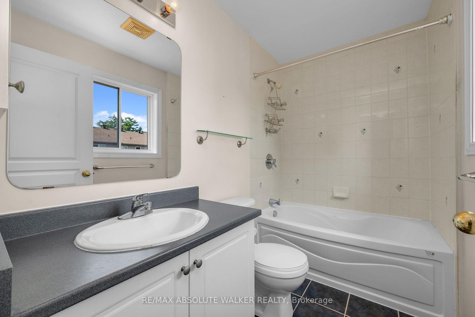 Photo 20 of 664 Wild Shore Crescent, Ottawa, Riverside South/Gloucester Glen — HOMEH
