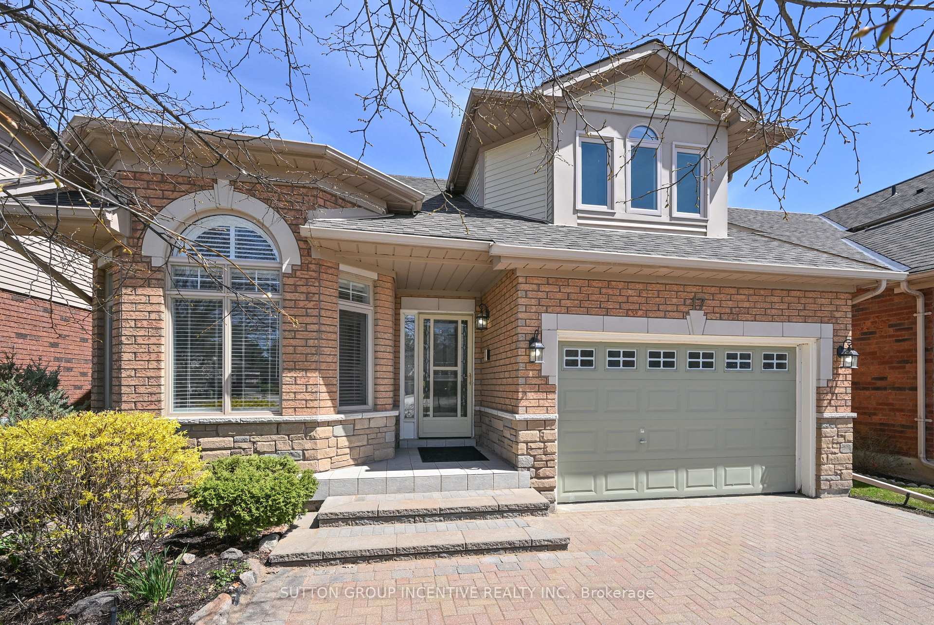 Photo 2 of 17 Sunset Boulevard, New Tecumseth, Alliston — HOMEH