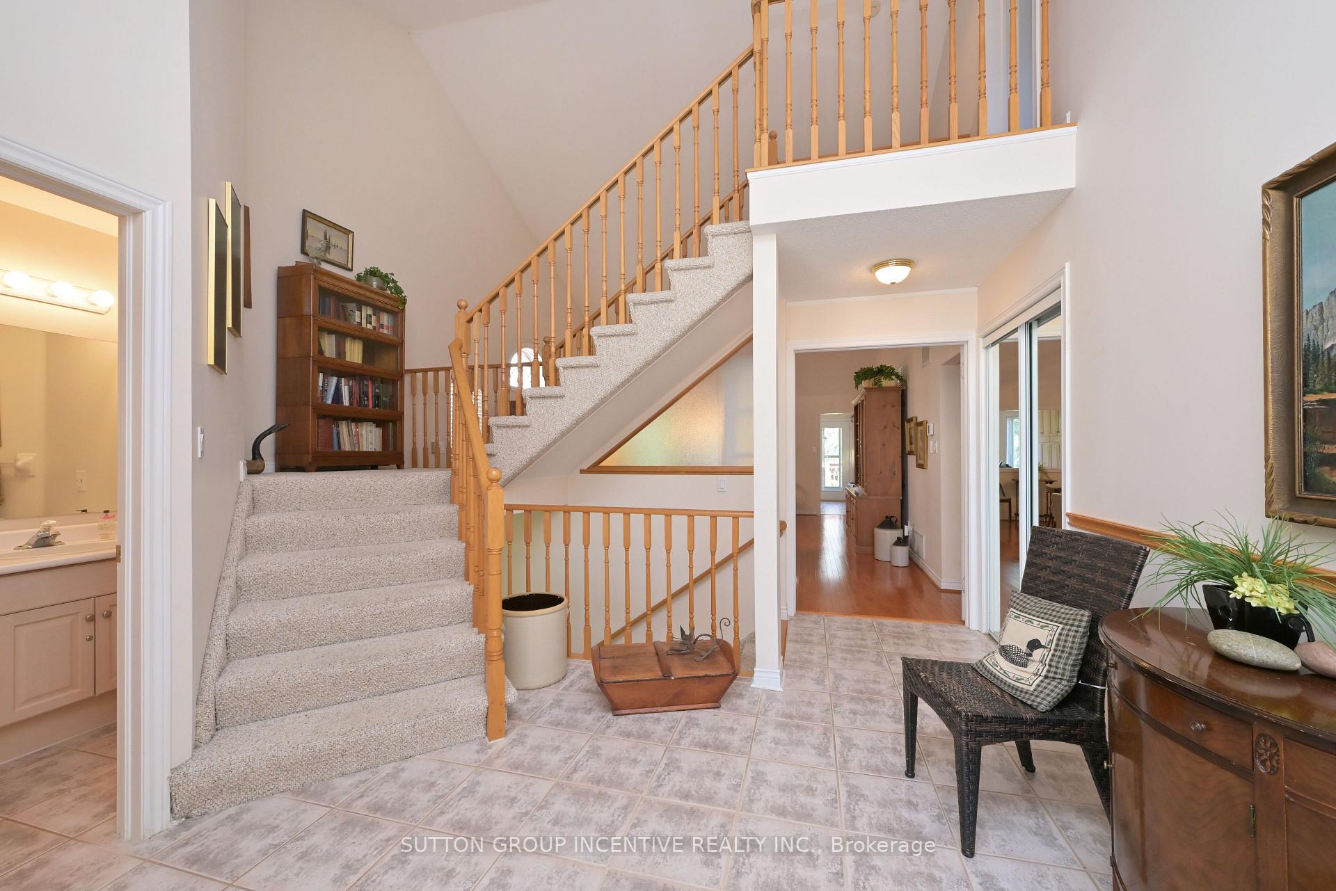 Photo 4 of 17 Sunset Boulevard, New Tecumseth, Alliston — HOMEH