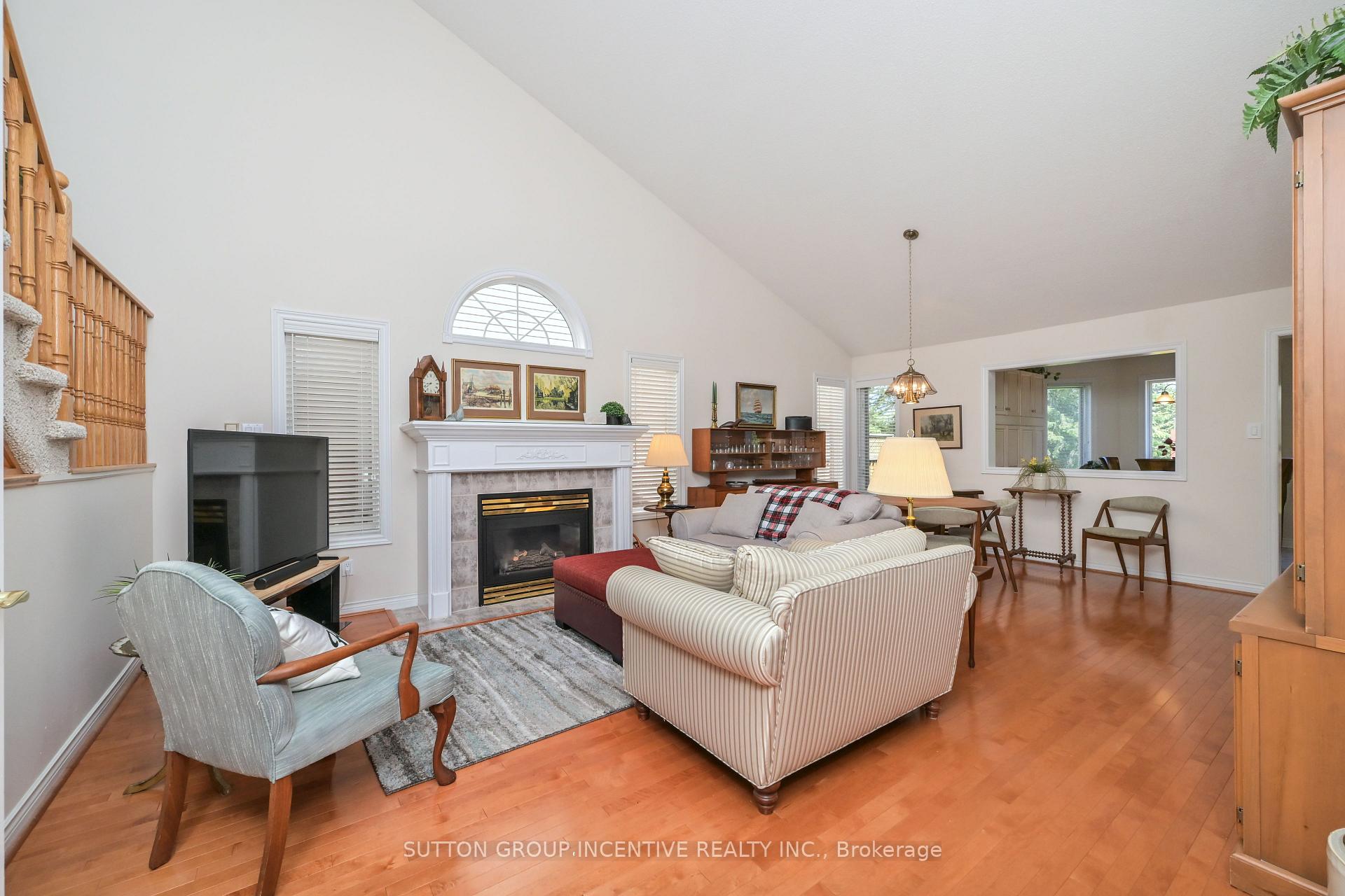 Photo 5 of 17 Sunset Boulevard, New Tecumseth, Alliston — HOMEH