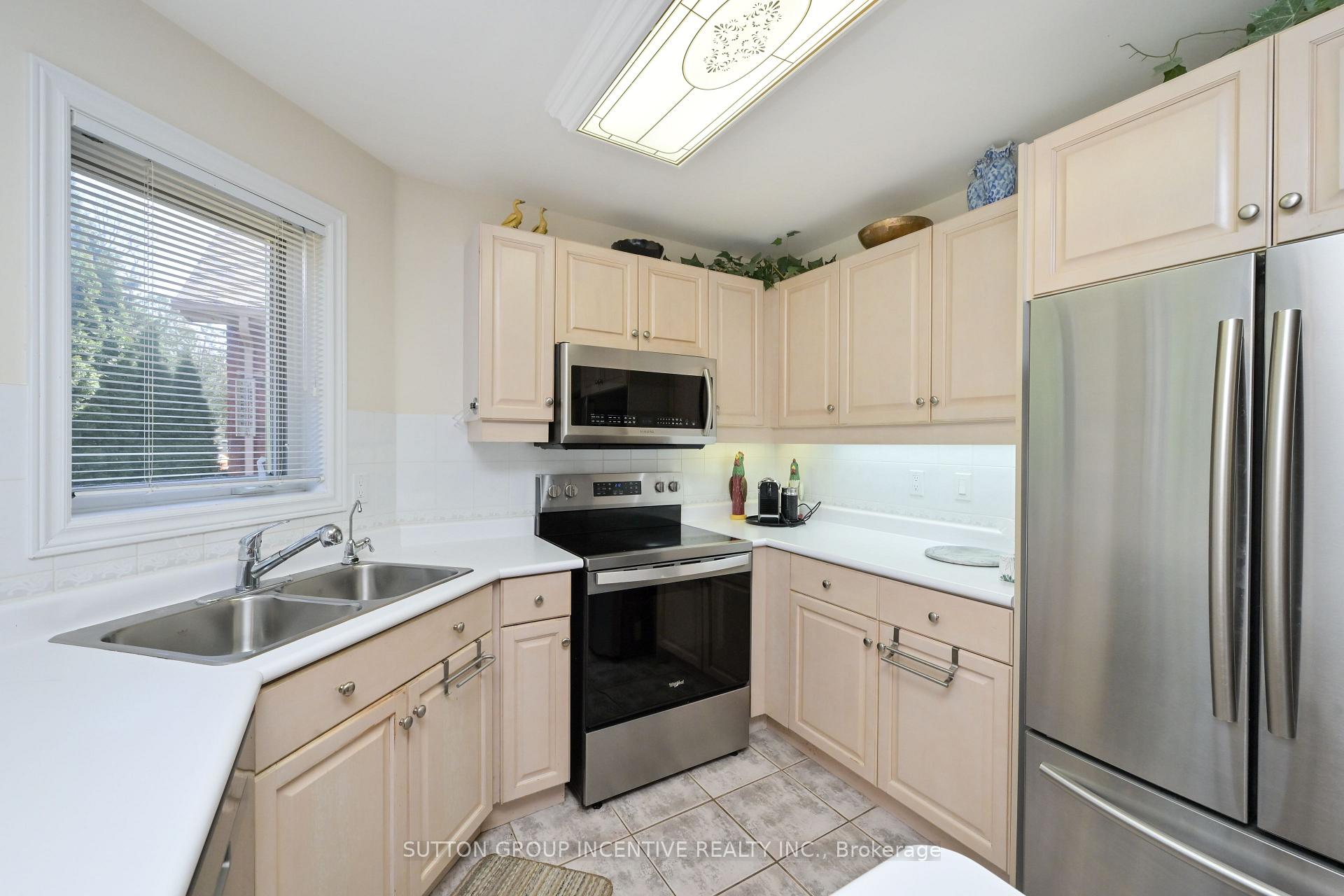 Photo 11 of 17 Sunset Boulevard, New Tecumseth, Alliston — HOMEH