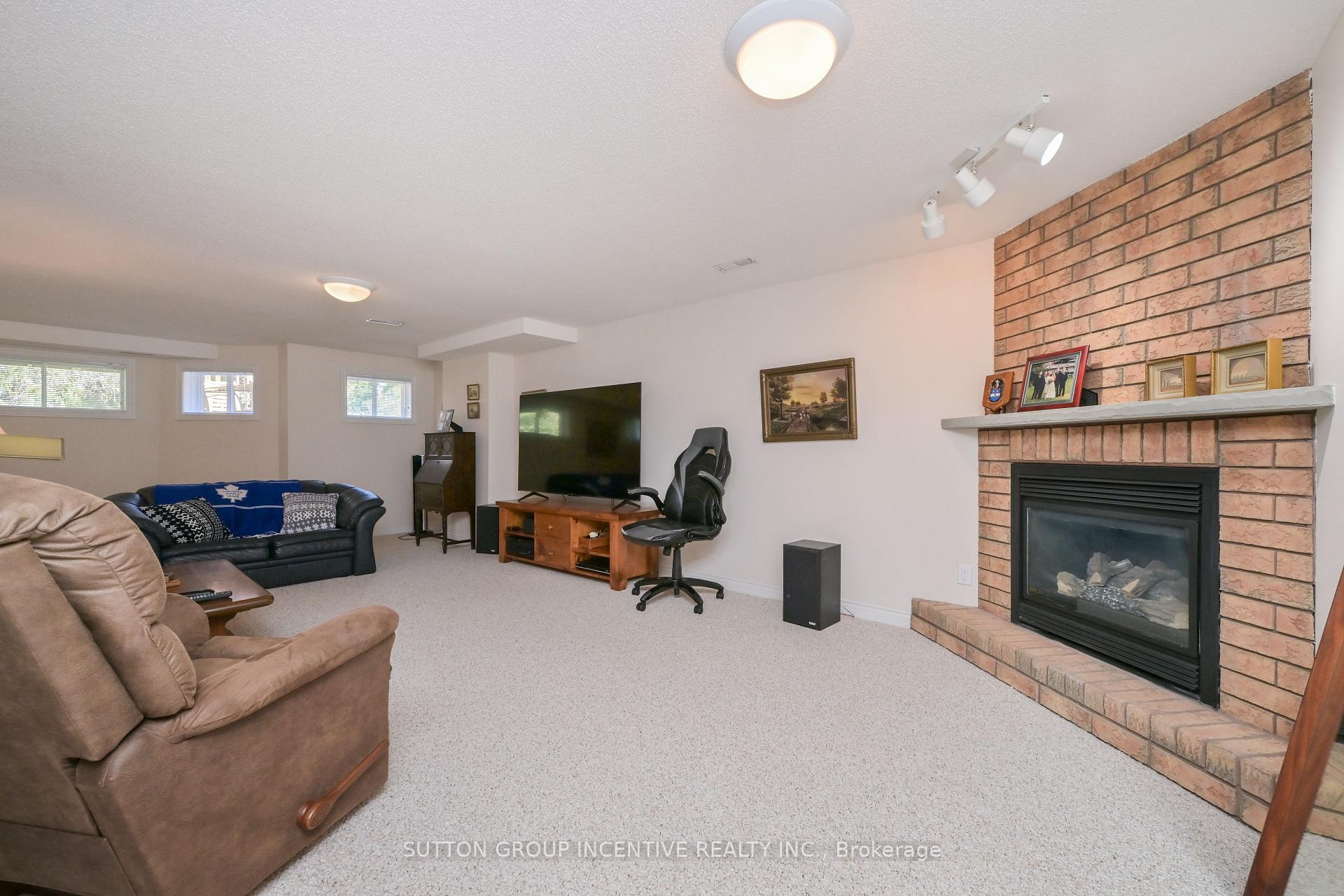 Photo 23 of 17 Sunset Boulevard, New Tecumseth, Alliston — HOMEH