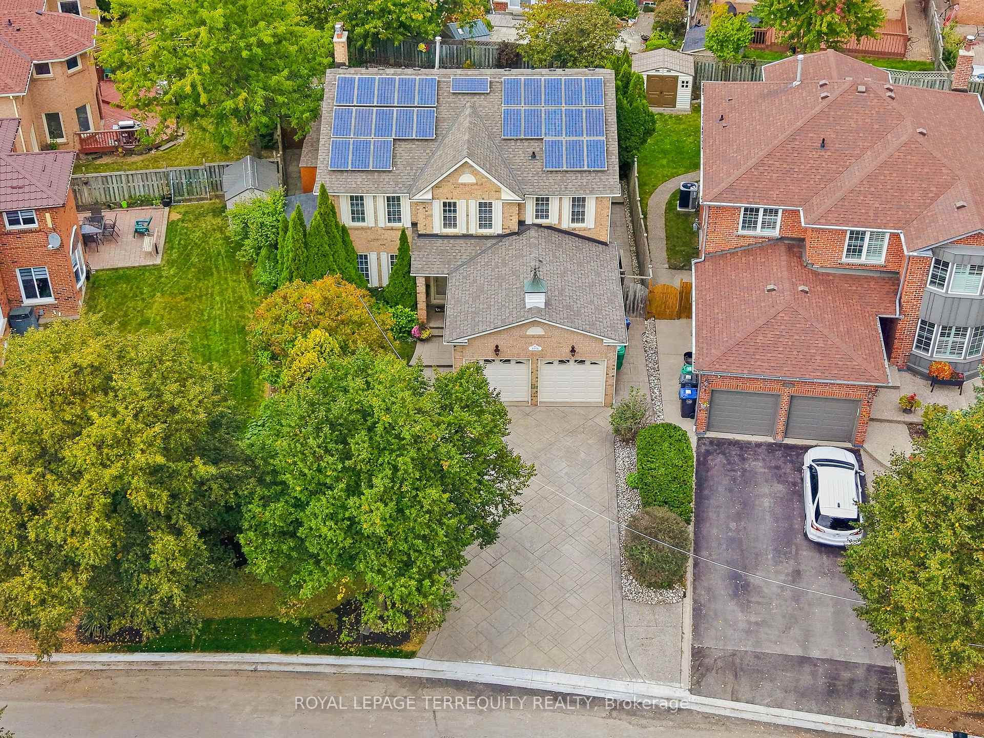 Photo 3 of 3956 Chadburn Crescent, Mississauga, Erin Mills — HOMEH