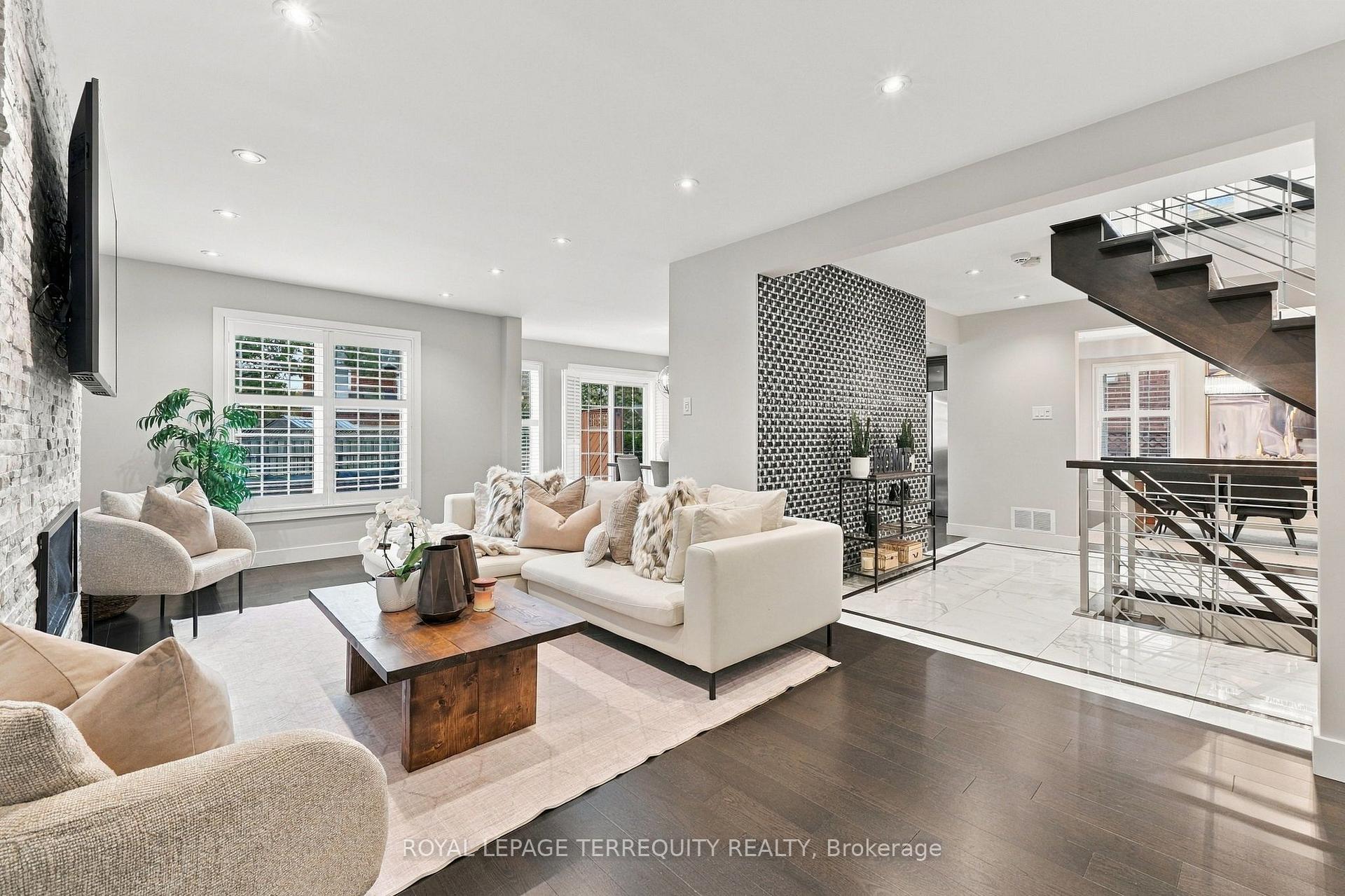 Photo 8 of 3956 Chadburn Crescent, Mississauga, Erin Mills — HOMEH