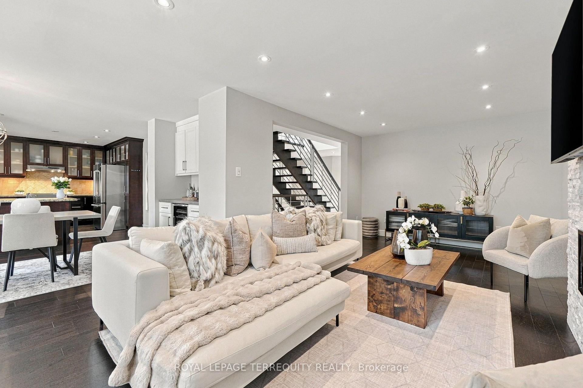 Photo 10 of 3956 Chadburn Crescent, Mississauga, Erin Mills — HOMEH