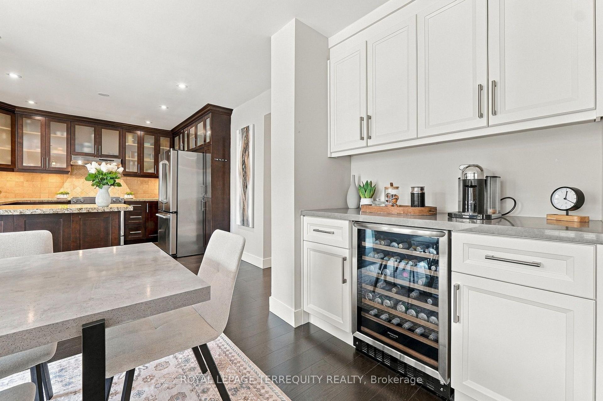 Photo 12 of 3956 Chadburn Crescent, Mississauga, Erin Mills — HOMEH