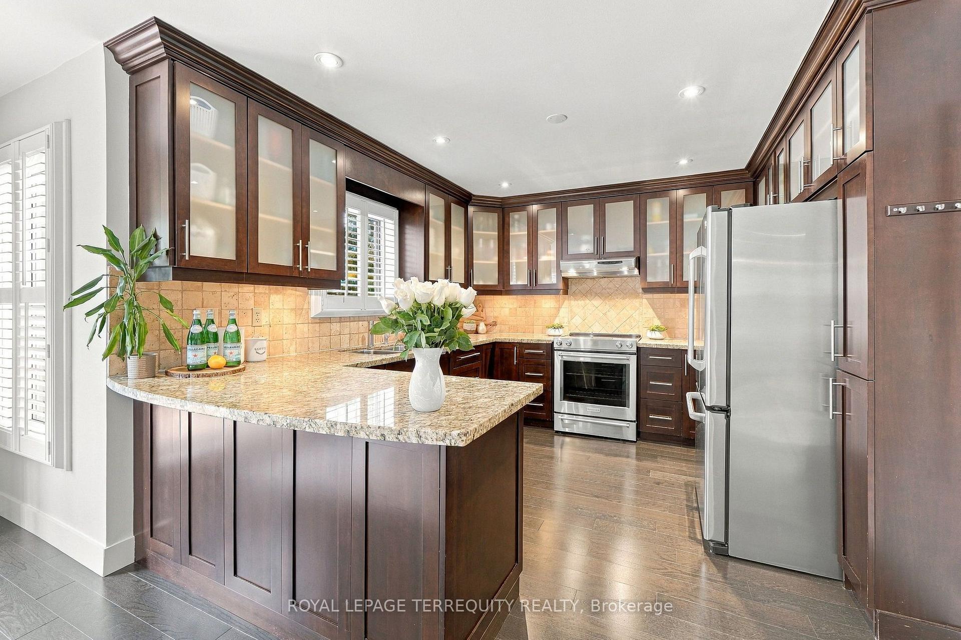 Photo 14 of 3956 Chadburn Crescent, Mississauga, Erin Mills — HOMEH