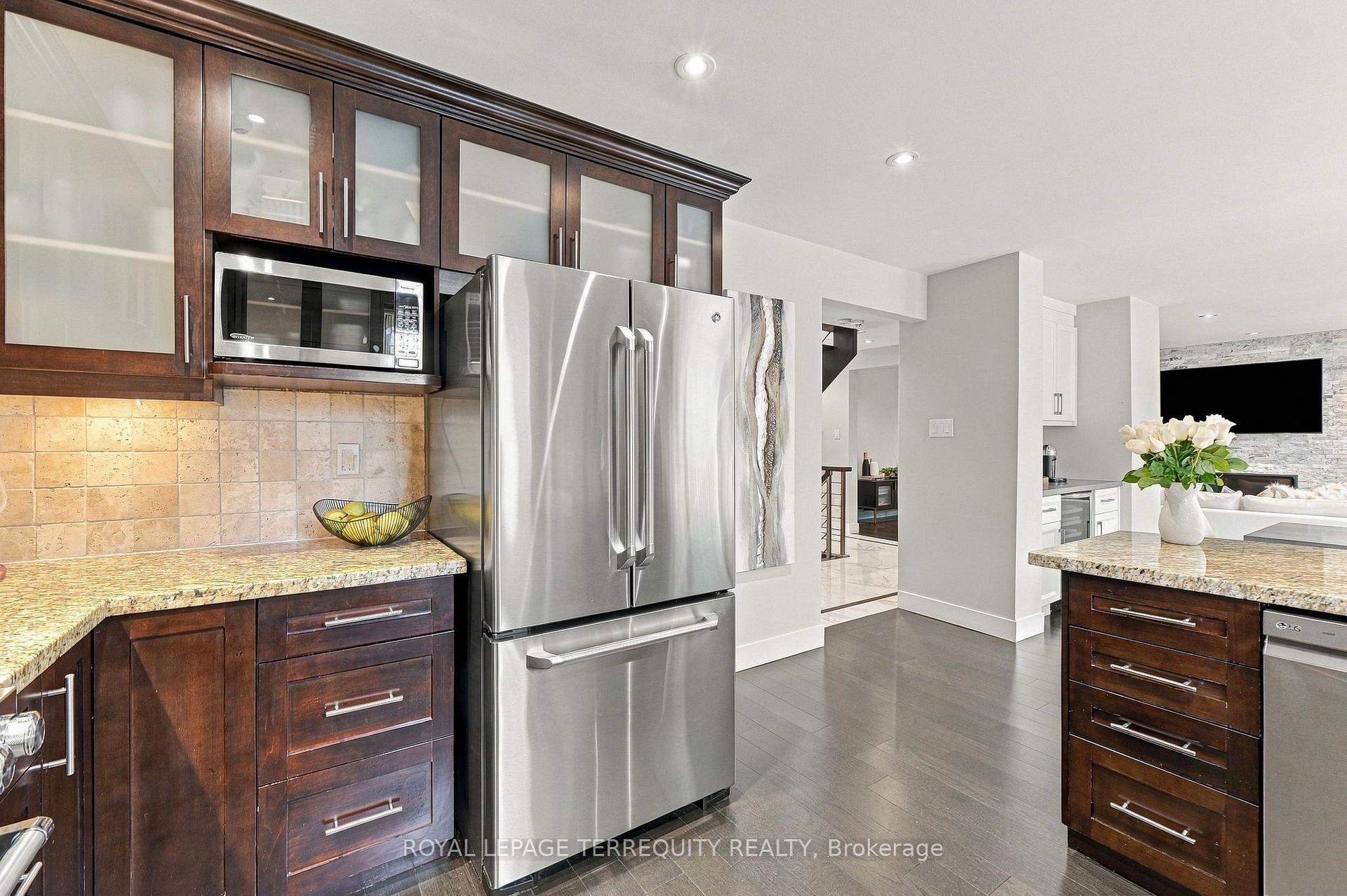 Photo 16 of 3956 Chadburn Crescent, Mississauga, Erin Mills — HOMEH