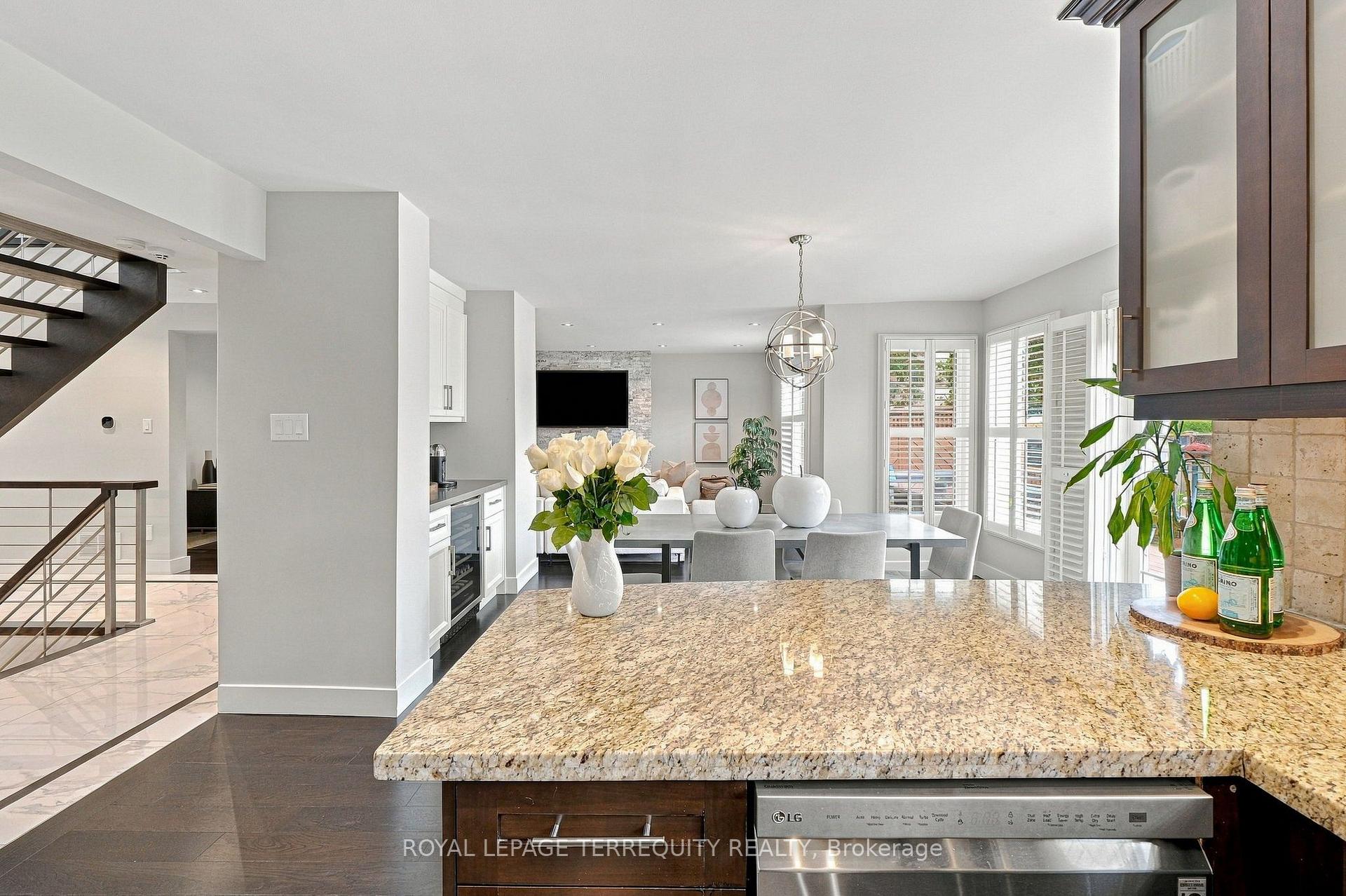 Photo 17 of 3956 Chadburn Crescent, Mississauga, Erin Mills — HOMEH