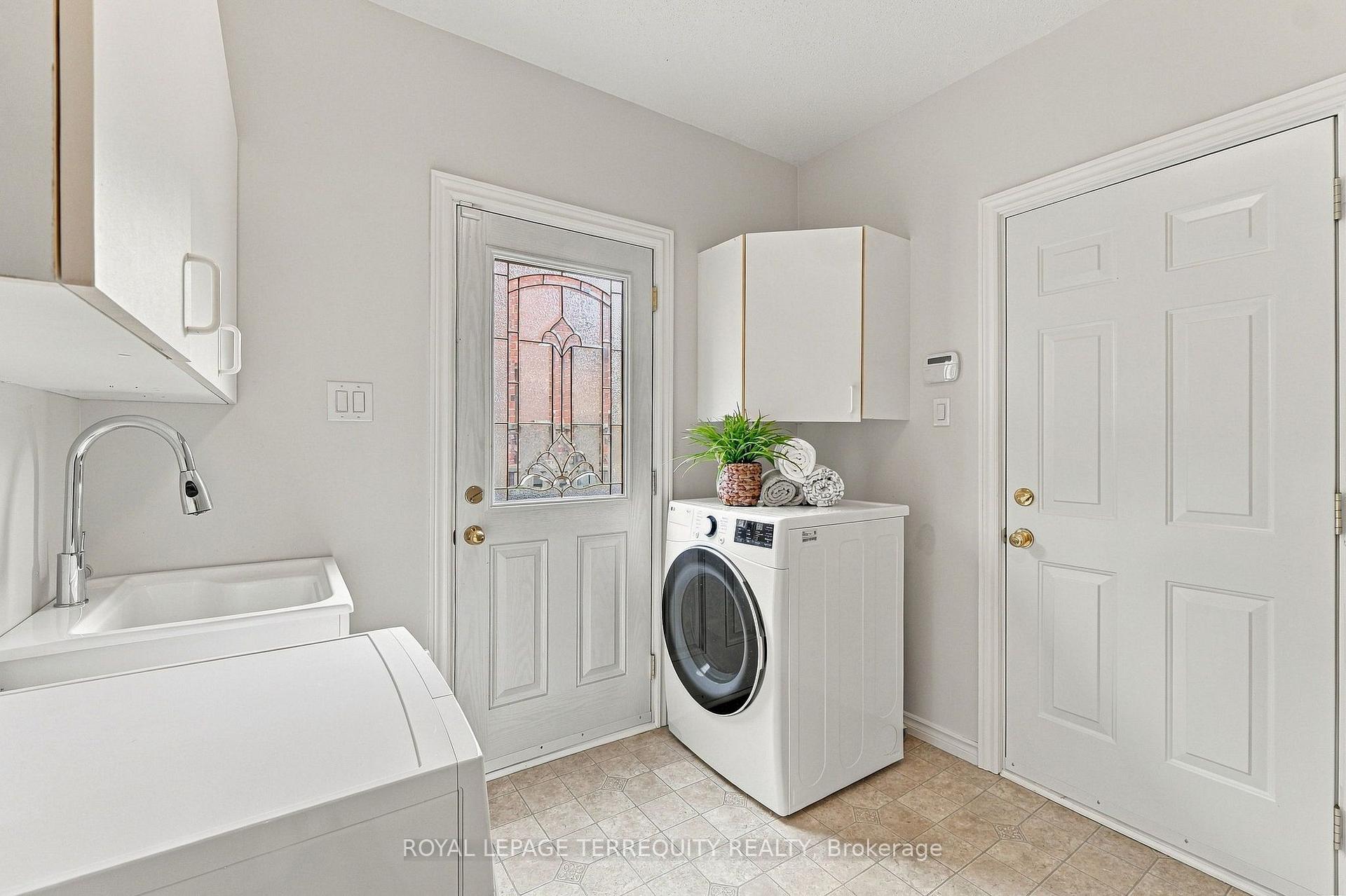 Photo 21 of 3956 Chadburn Crescent, Mississauga, Erin Mills — HOMEH