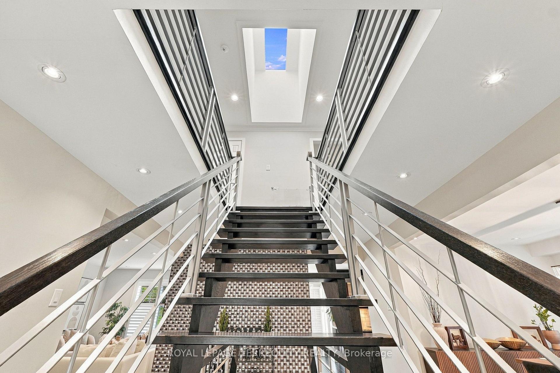 Photo 23 of 3956 Chadburn Crescent, Mississauga, Erin Mills — HOMEH
