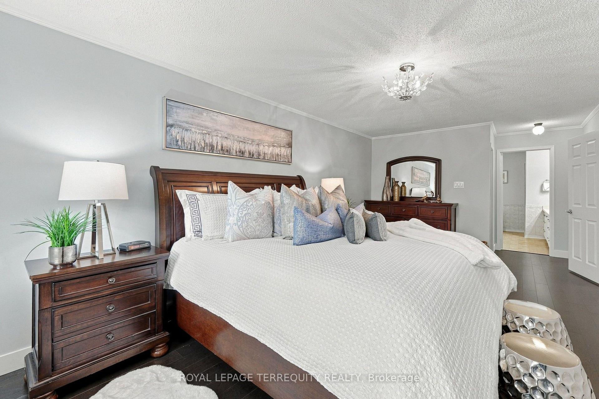 Photo 26 of 3956 Chadburn Crescent, Mississauga, Erin Mills — HOMEH