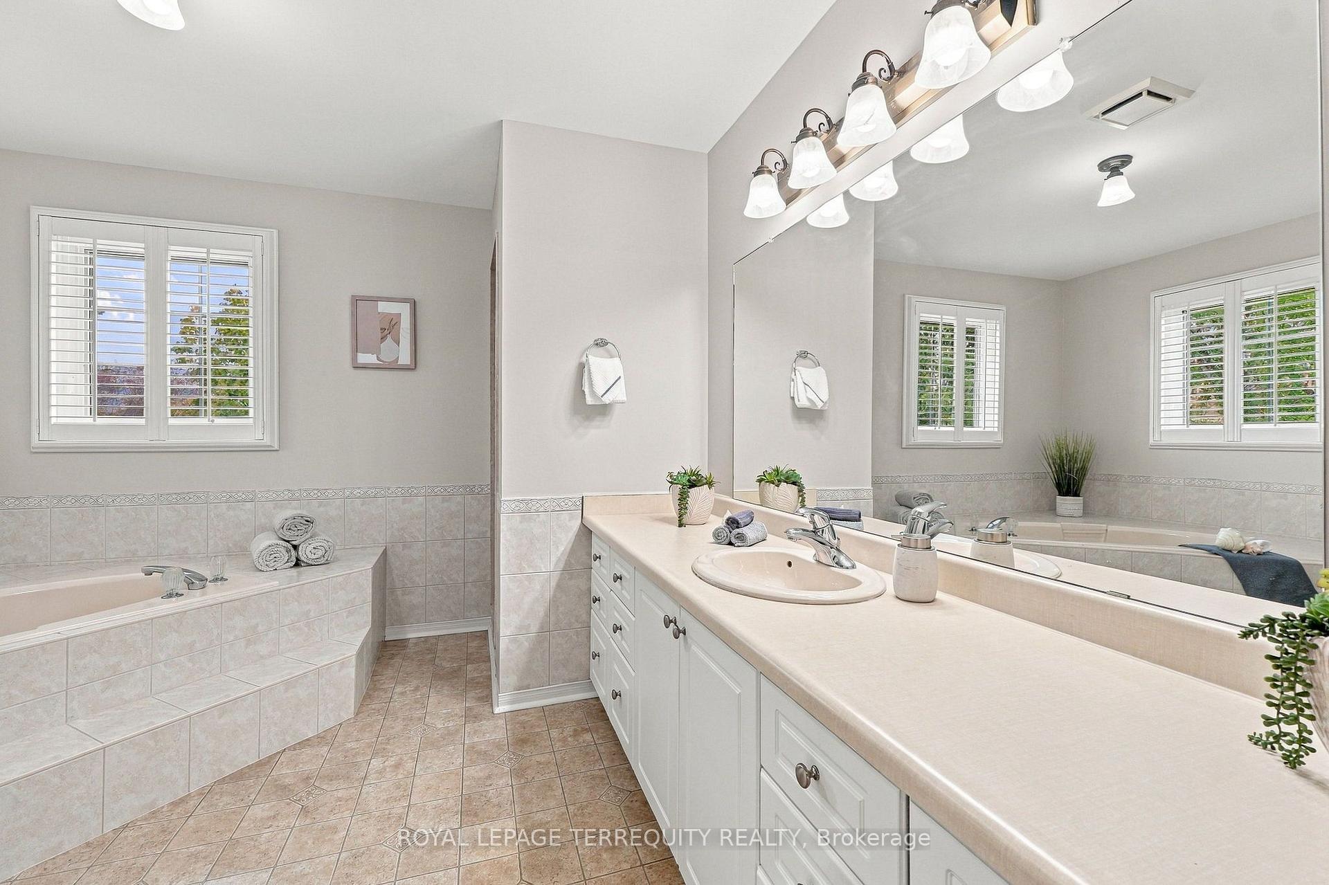 Photo 27 of 3956 Chadburn Crescent, Mississauga, Erin Mills — HOMEH