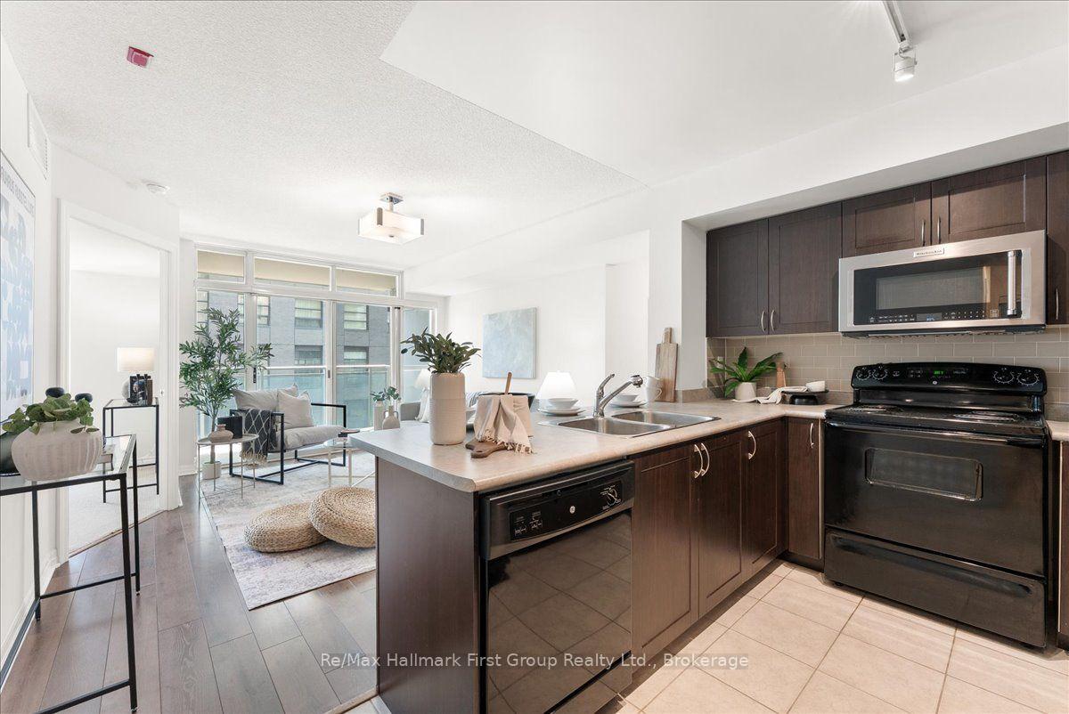 Photo 7 of Unit 302, 1600 Charles Street, Whitby, Port Whitby — HOMEH