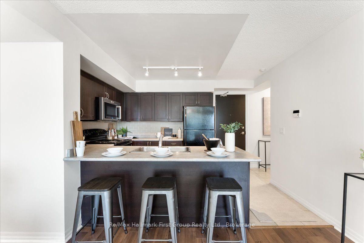 Photo 10 of Unit 302, 1600 Charles Street, Whitby, Port Whitby — HOMEH