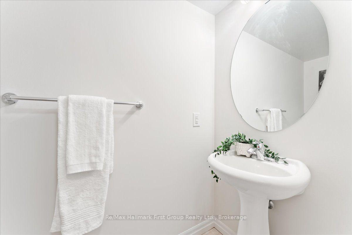 Photo 24 of Unit 302, 1600 Charles Street, Whitby, Port Whitby — HOMEH