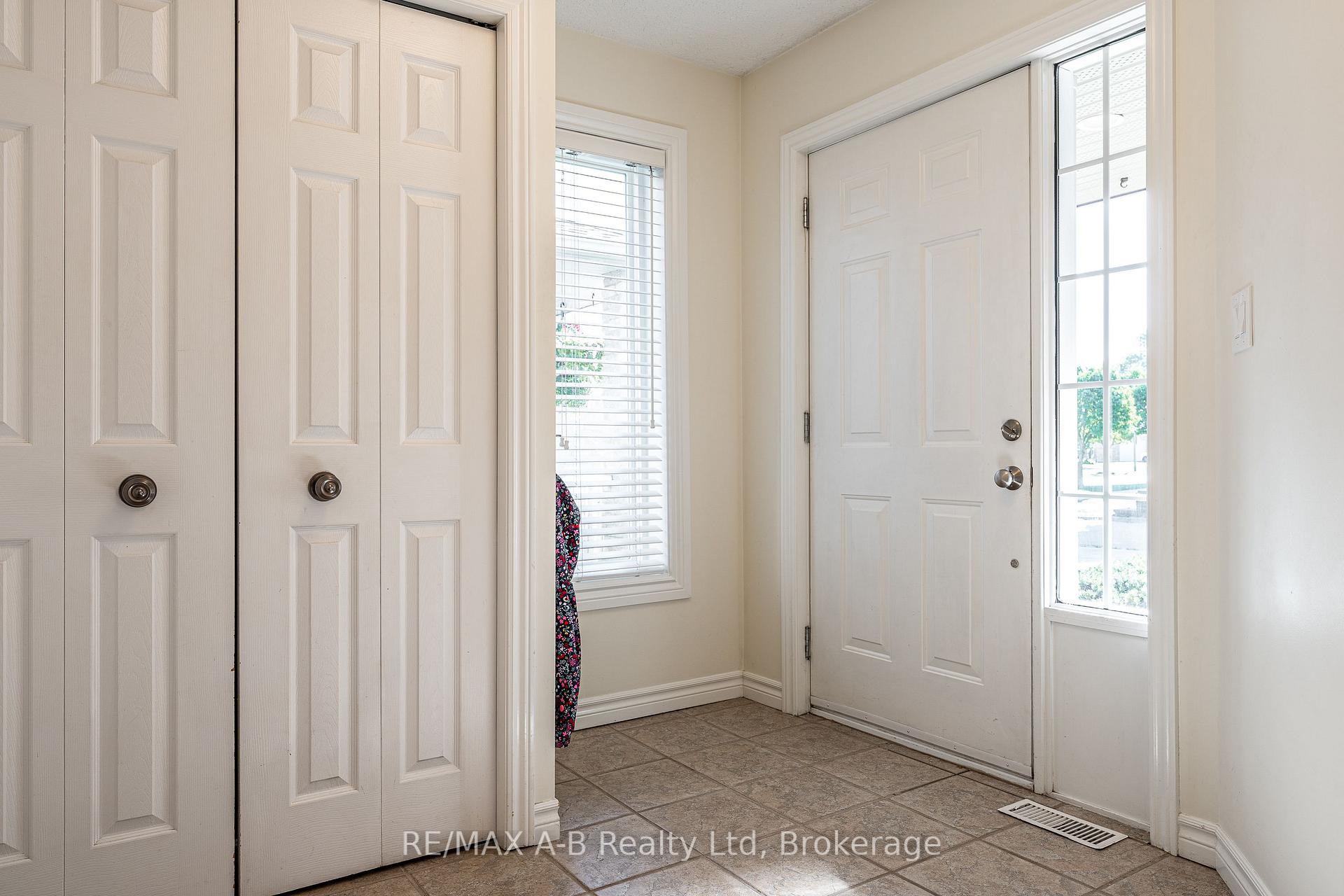 Photo 5 of 10 Buckingham Drive, Stratford — HOMEH
