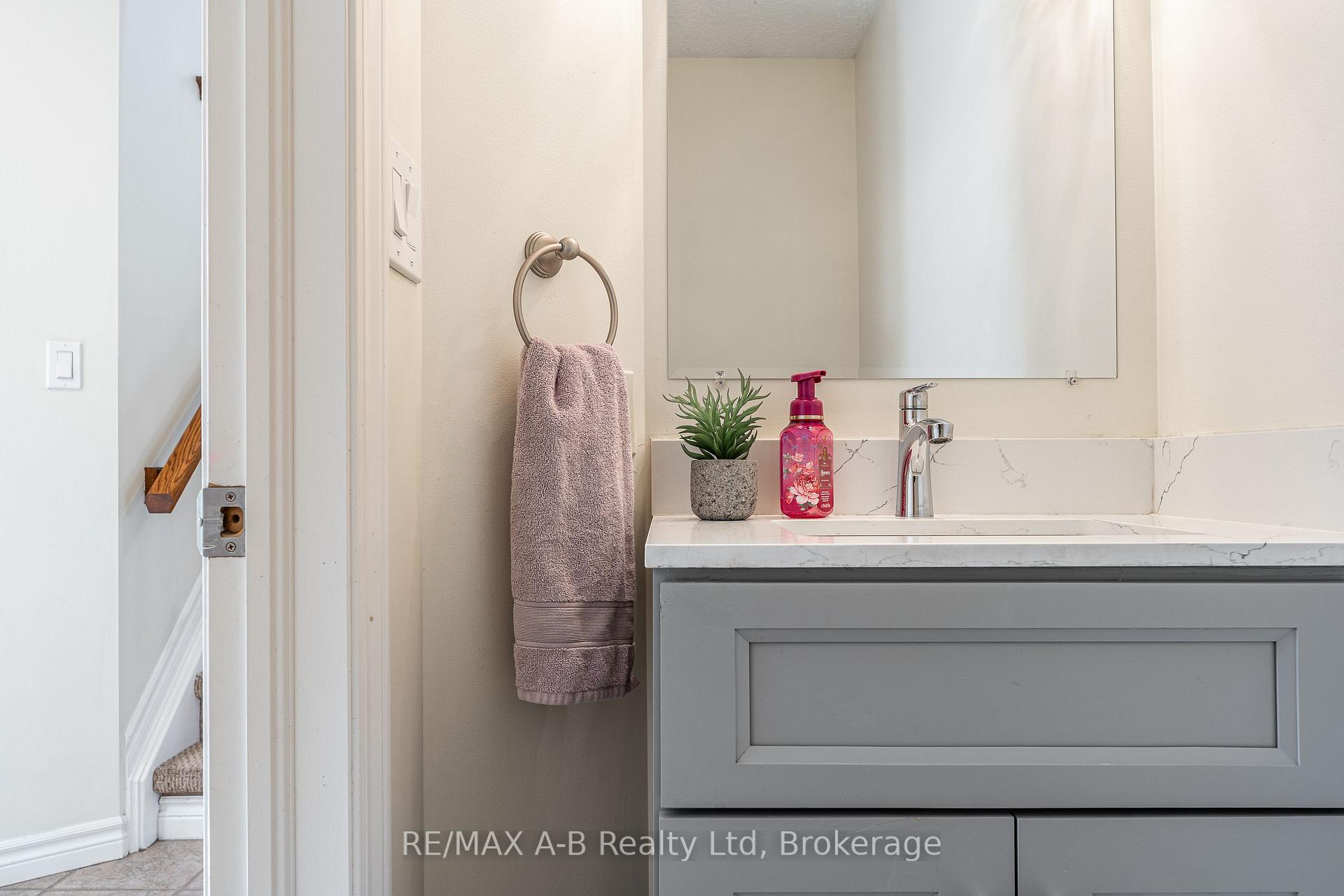 Photo 6 of 10 Buckingham Drive, Stratford — HOMEH