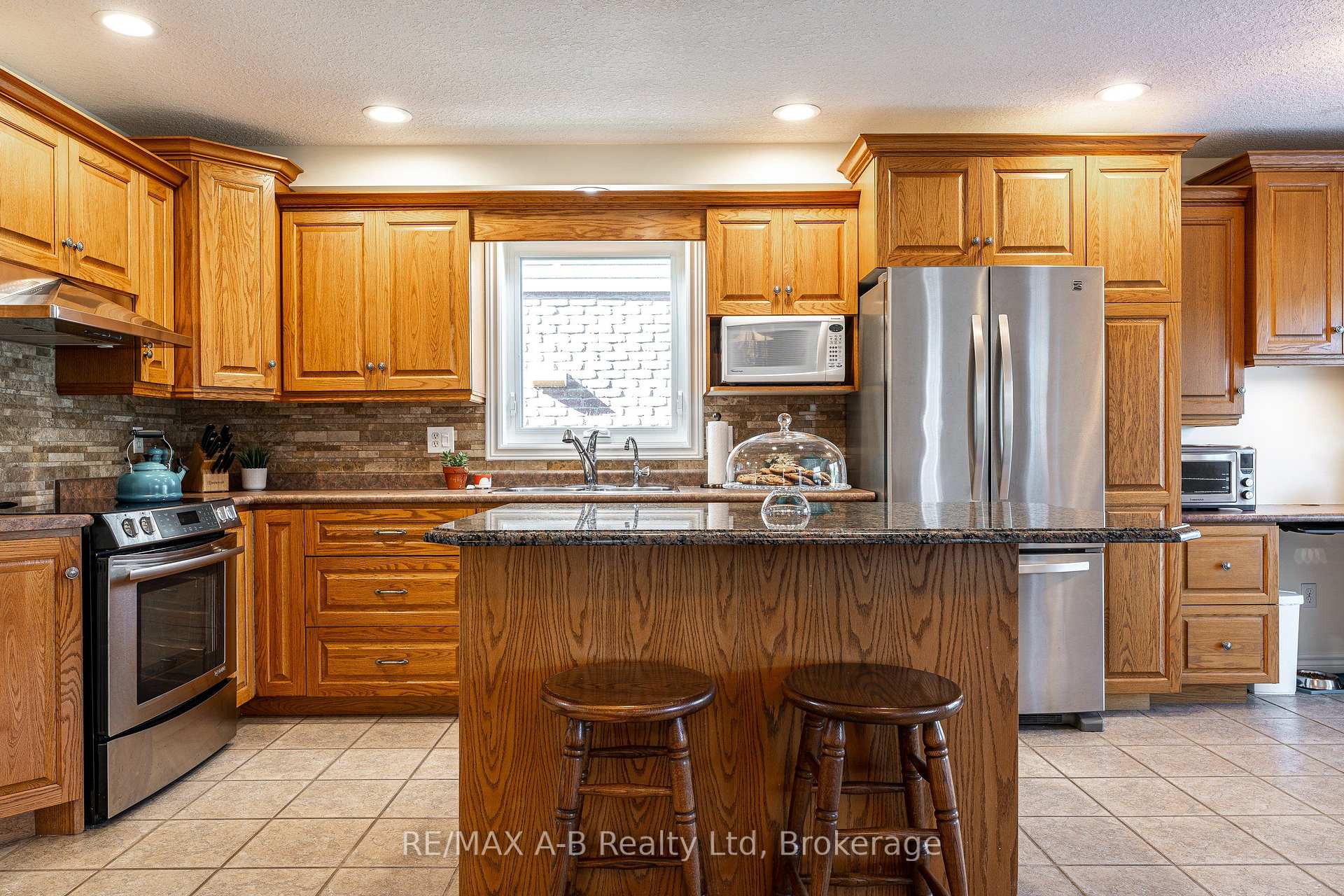 Photo 9 of 10 Buckingham Drive, Stratford — HOMEH
