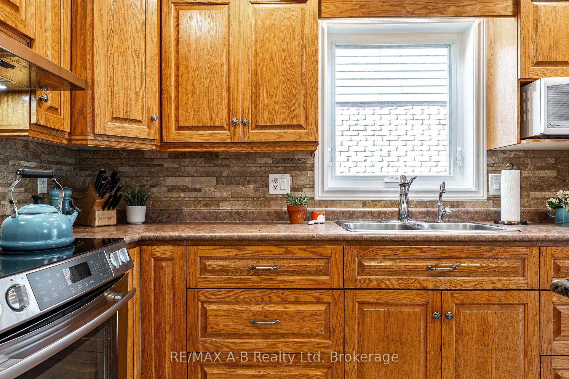 Photo 10 of 10 Buckingham Drive, Stratford — HOMEH