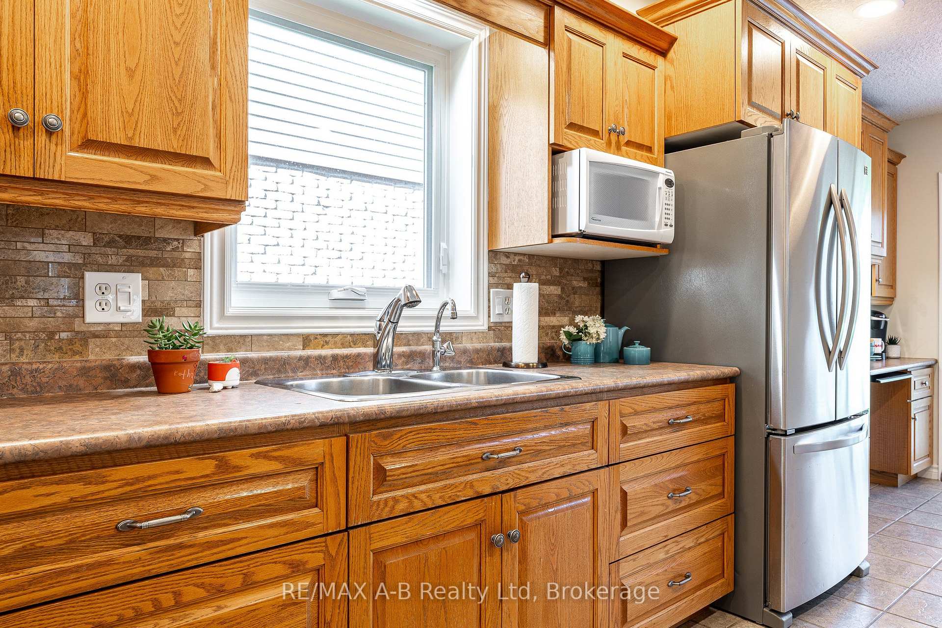 Photo 11 of 10 Buckingham Drive, Stratford — HOMEH