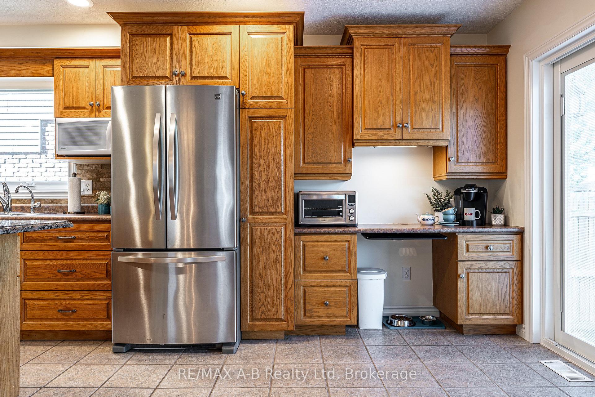 Photo 16 of 10 Buckingham Drive, Stratford — HOMEH