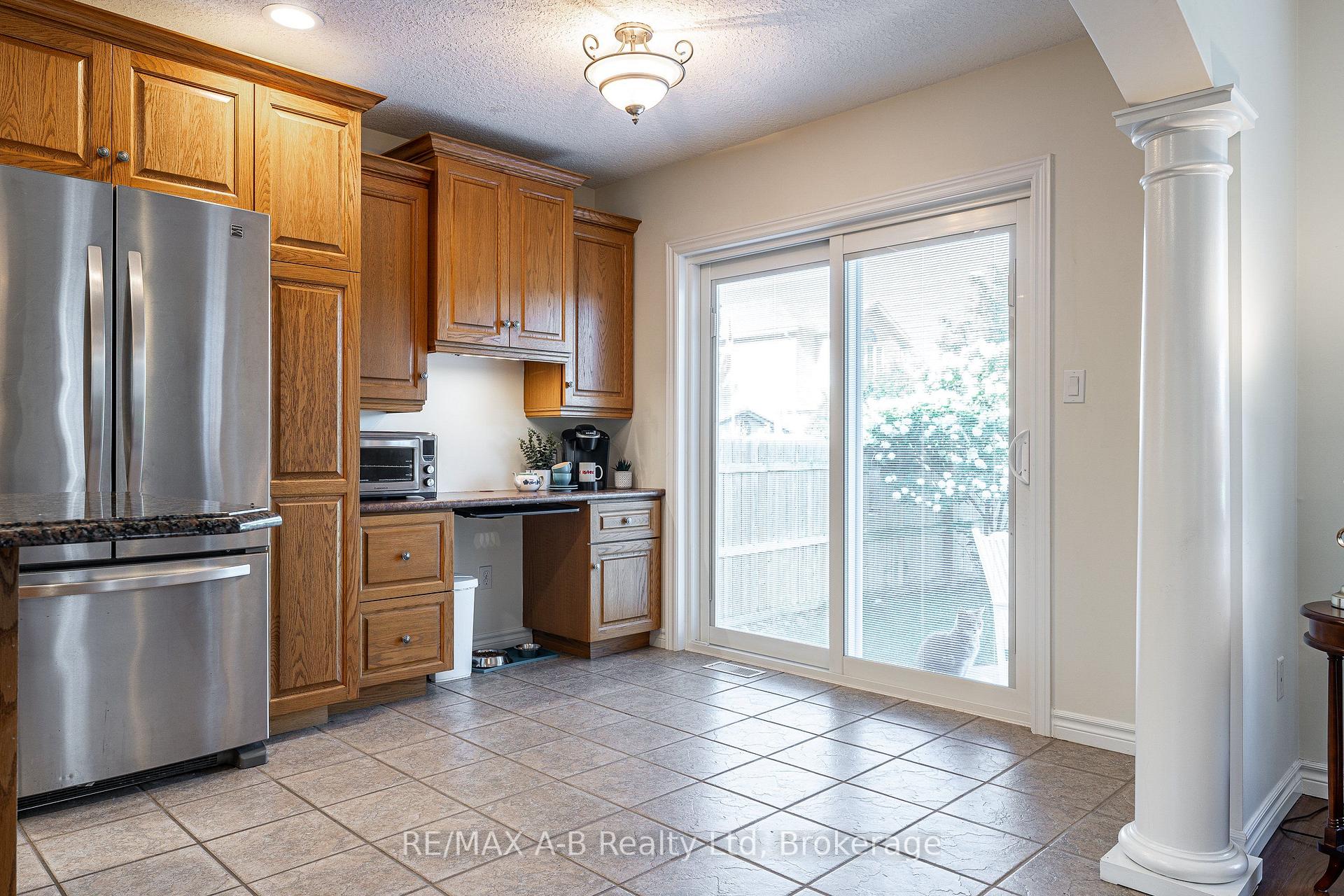 Photo 17 of 10 Buckingham Drive, Stratford — HOMEH