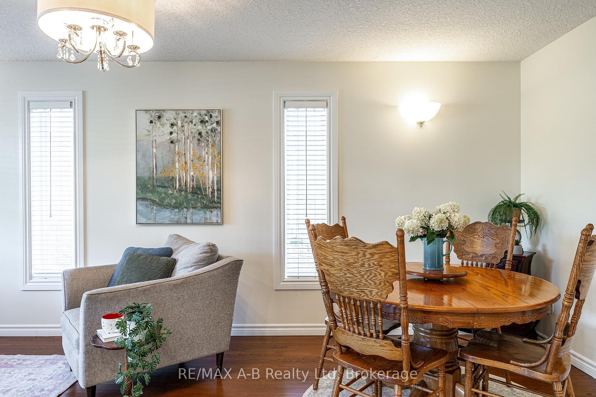 Photo 21 of 10 Buckingham Drive, Stratford — HOMEH