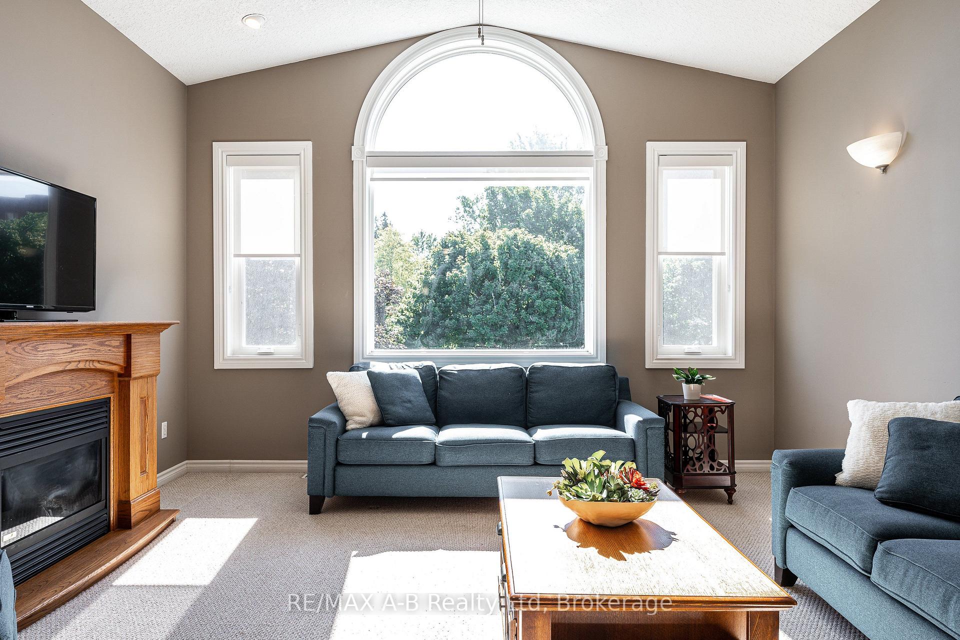 Photo 22 of 10 Buckingham Drive, Stratford — HOMEH