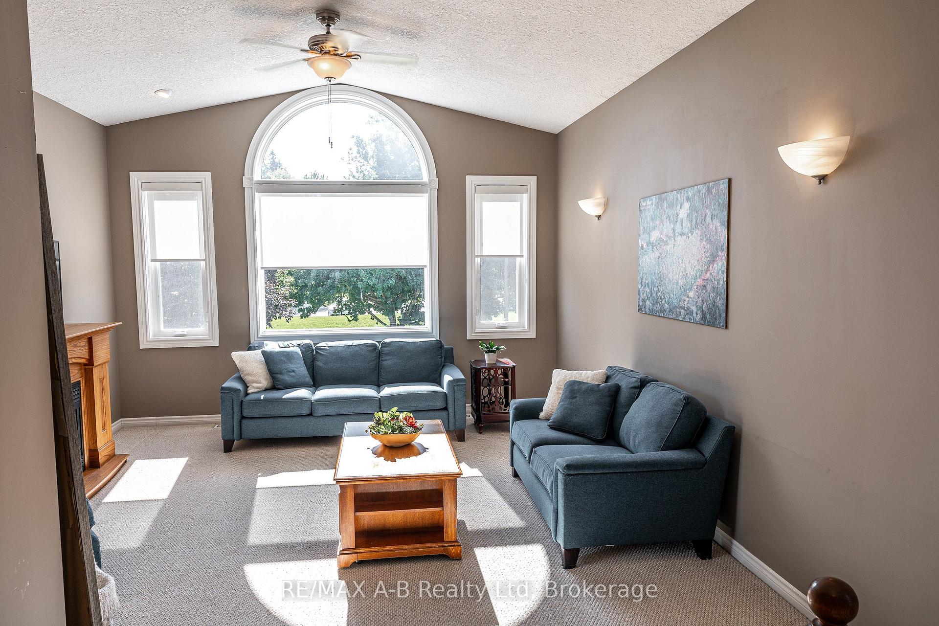 Photo 23 of 10 Buckingham Drive, Stratford — HOMEH