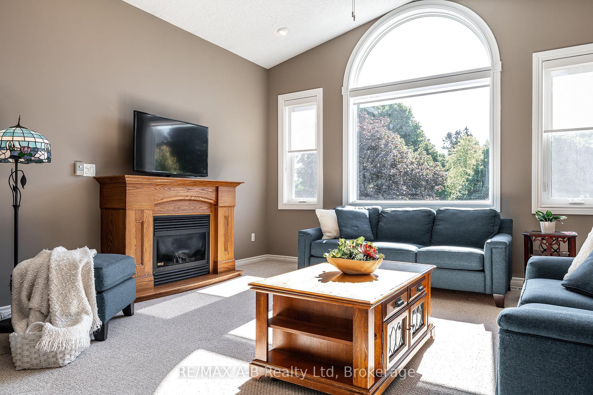 Photo 24 of 10 Buckingham Drive, Stratford — HOMEH