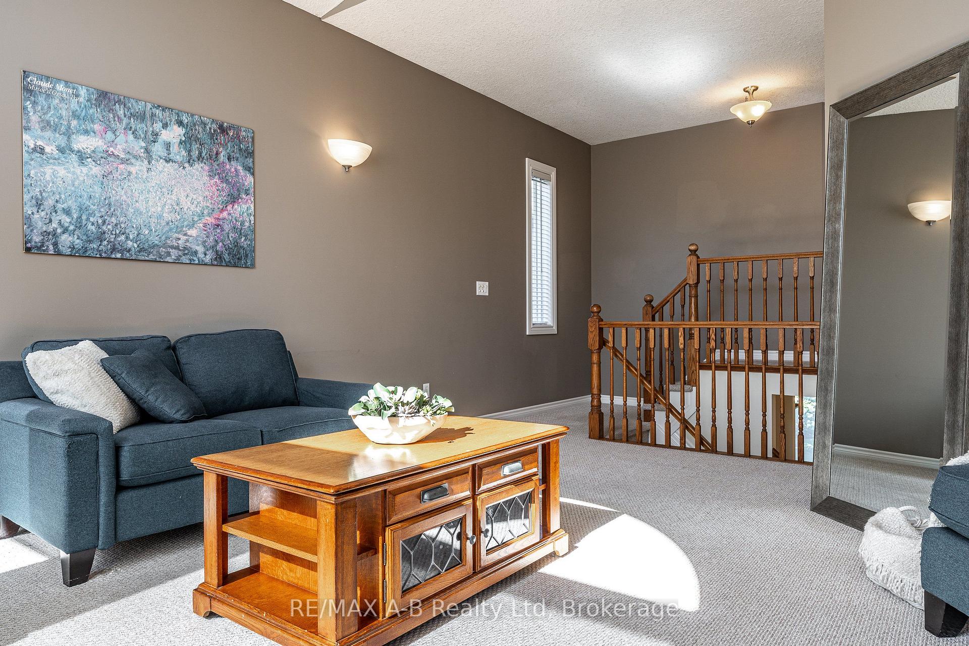 Photo 26 of 10 Buckingham Drive, Stratford — HOMEH