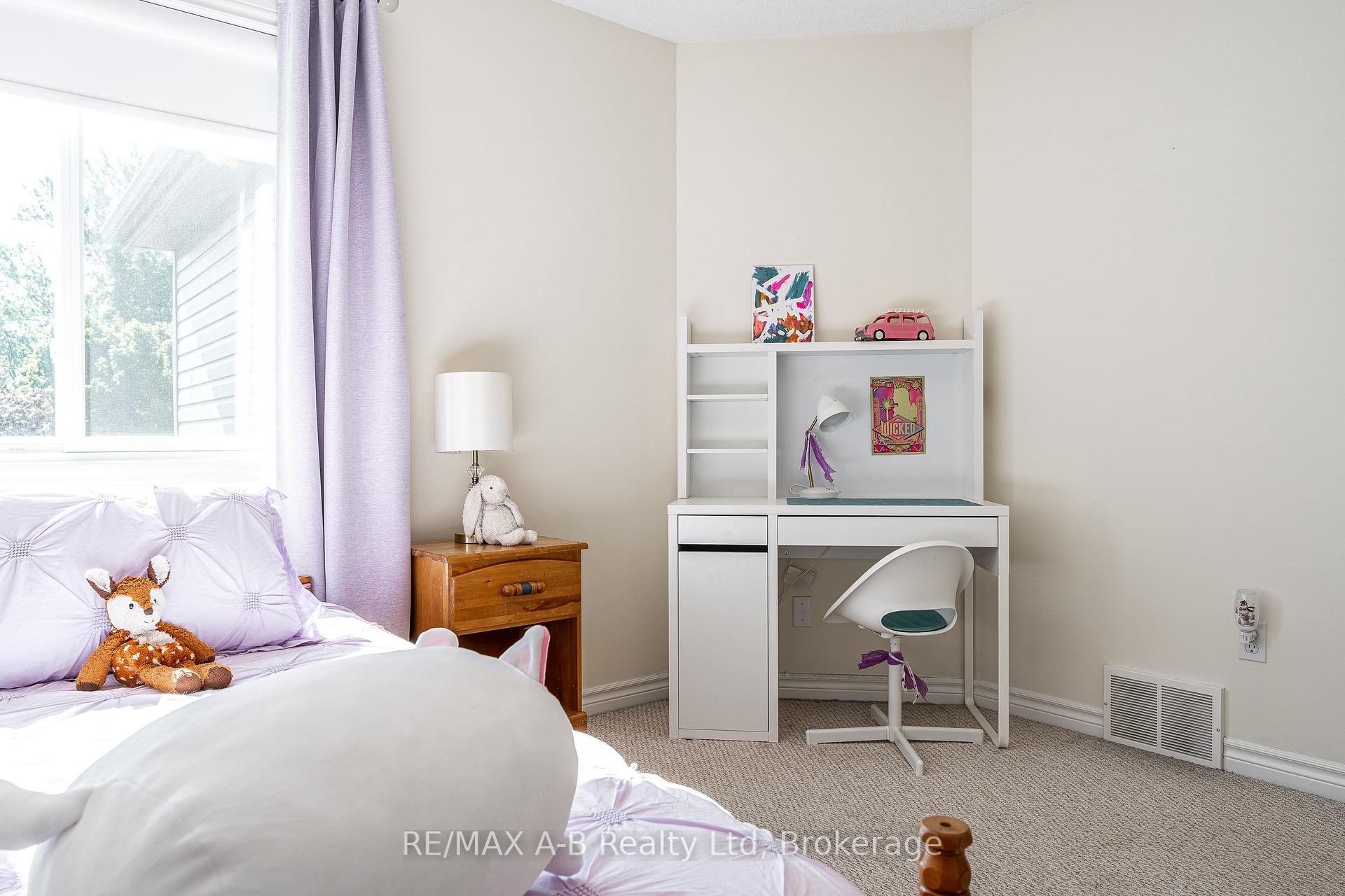Photo 28 of 10 Buckingham Drive, Stratford — HOMEH