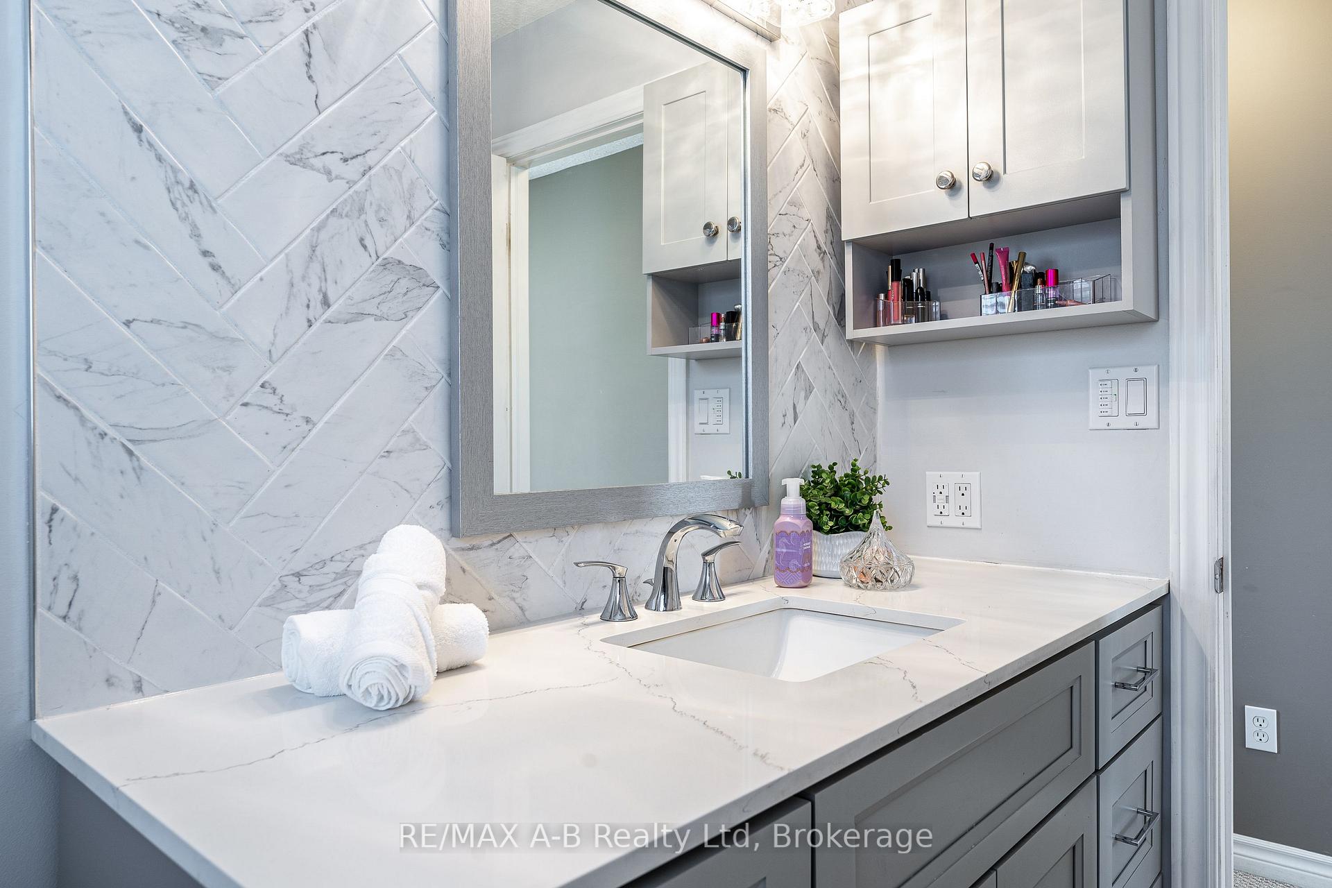 Photo 31 of 10 Buckingham Drive, Stratford — HOMEH
