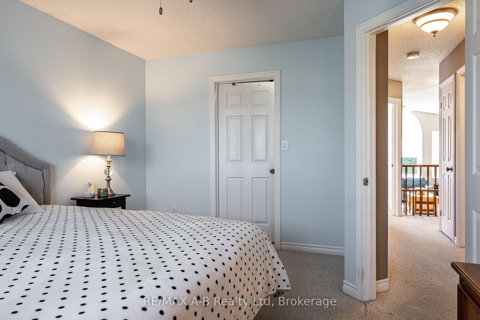 Photo 33 of 10 Buckingham Drive, Stratford — HOMEH