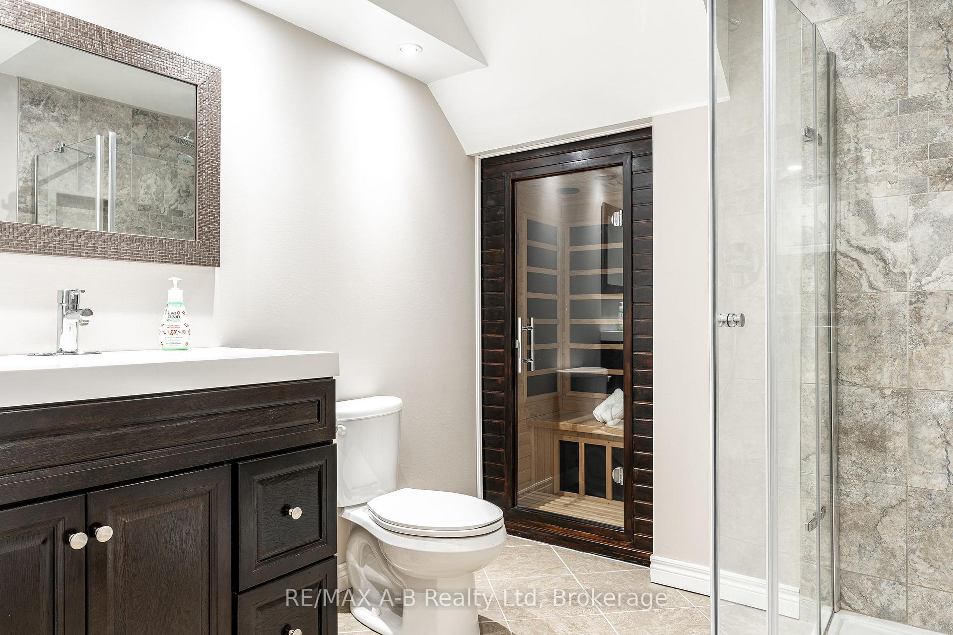 Photo 40 of 10 Buckingham Drive, Stratford — HOMEH