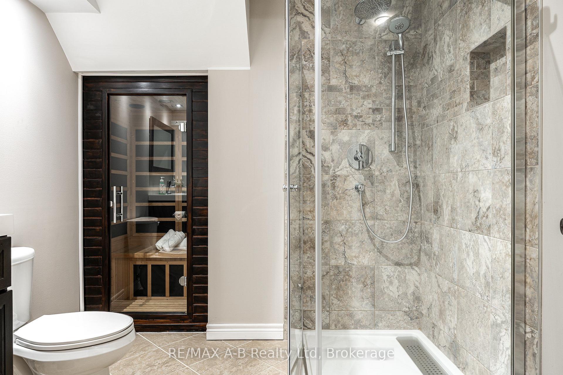 Photo 41 of 10 Buckingham Drive, Stratford — HOMEH