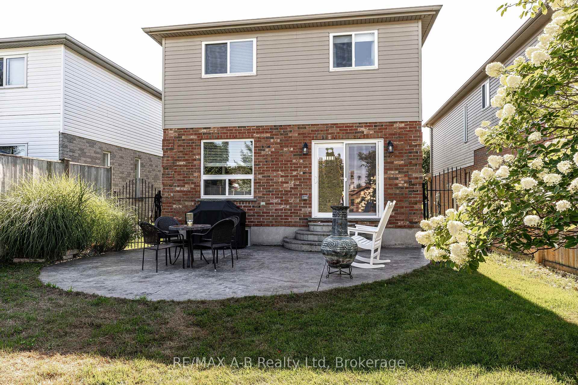 Photo 47 of 10 Buckingham Drive, Stratford — HOMEH