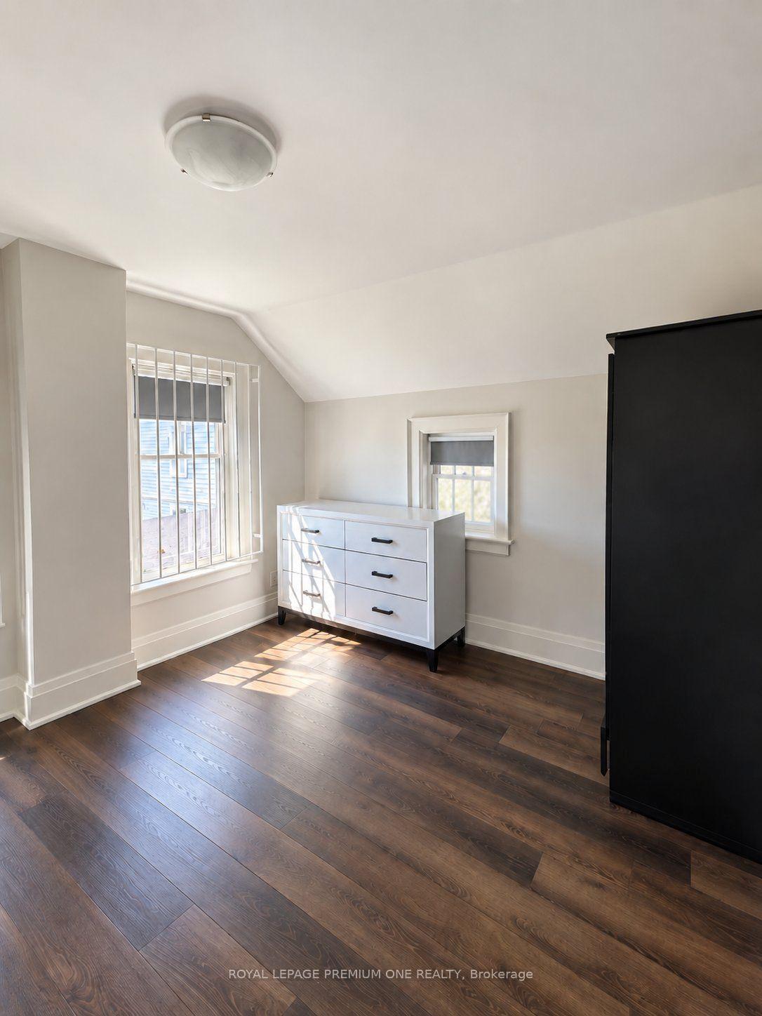 Photo 12 of Unit Upper, 10496 Islington Avenue, Vaughan, Kleinburg — HOMEH