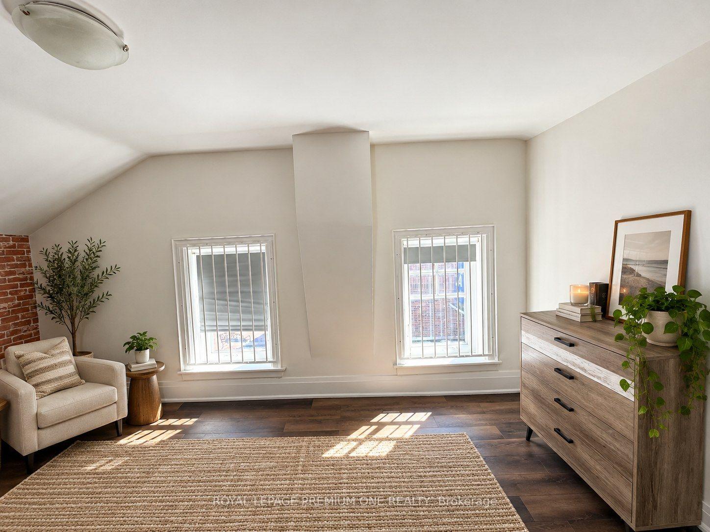Photo 14 of Unit Upper, 10496 Islington Avenue, Vaughan, Kleinburg — HOMEH