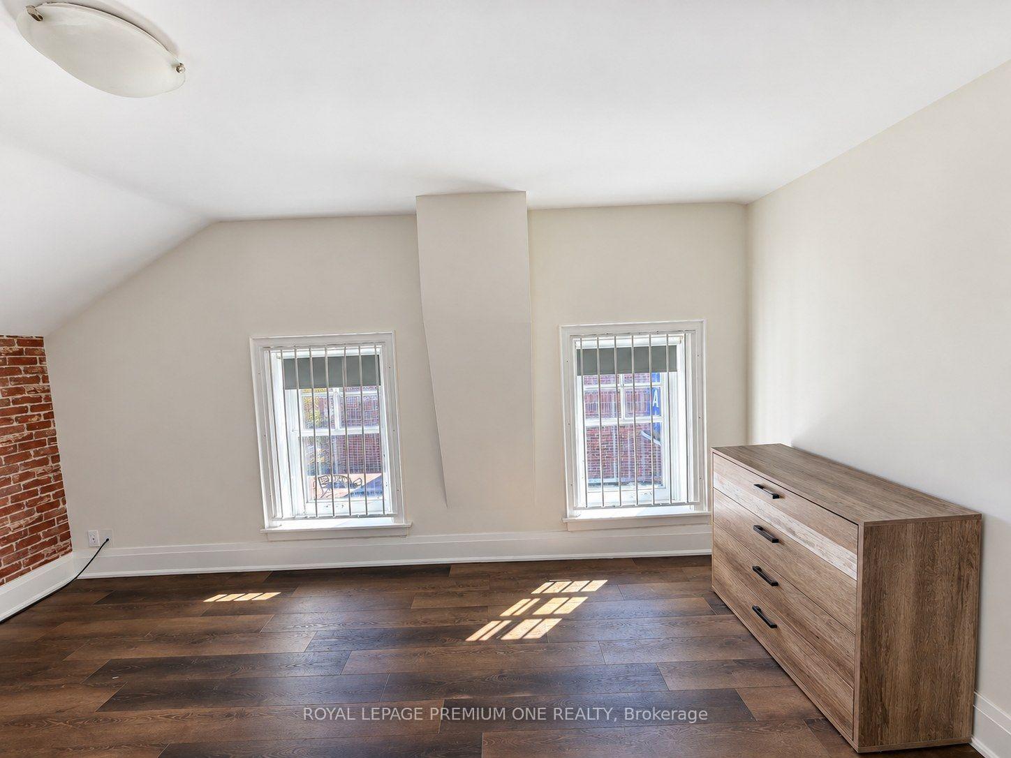 Photo 15 of Unit Upper, 10496 Islington Avenue, Vaughan, Kleinburg — HOMEH