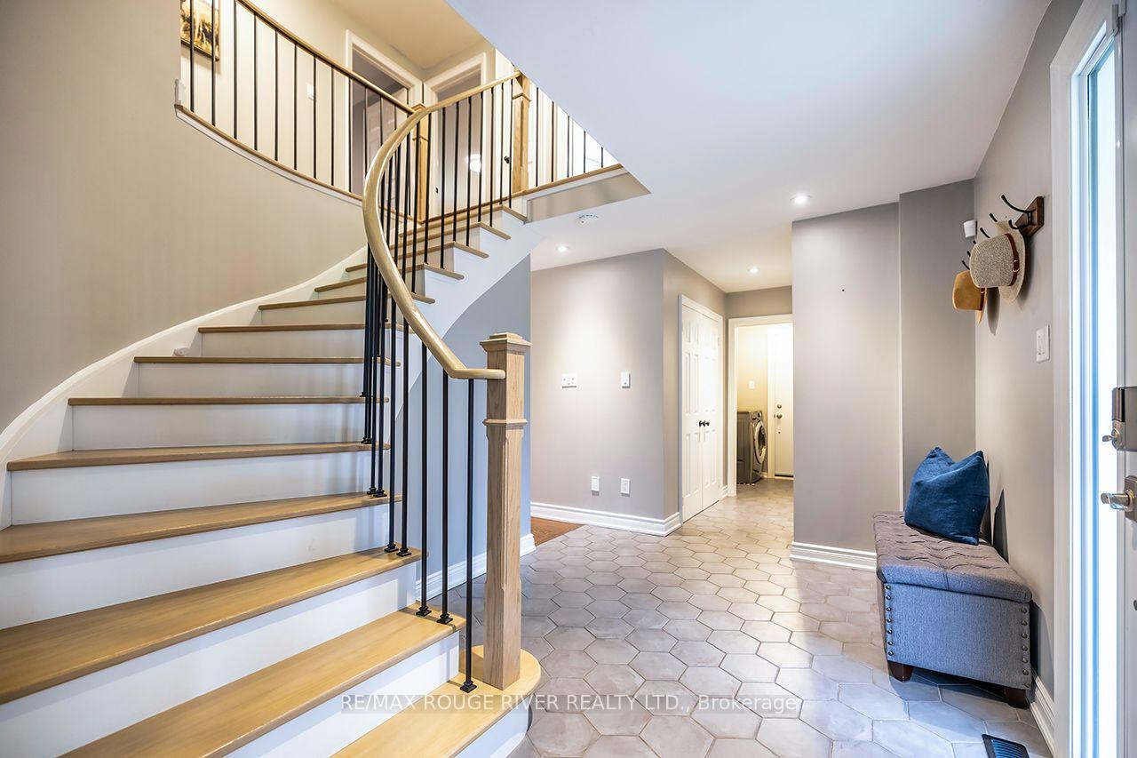 Photo 4 of 37 Wyndfield Crescent, Whitby, Pringle Creek — HOMEH