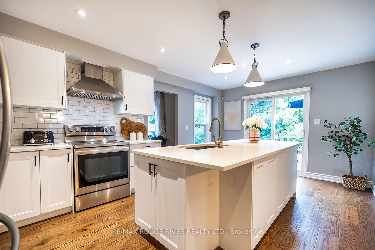 Photo 7 of 37 Wyndfield Crescent, Whitby, Pringle Creek — HOMEH