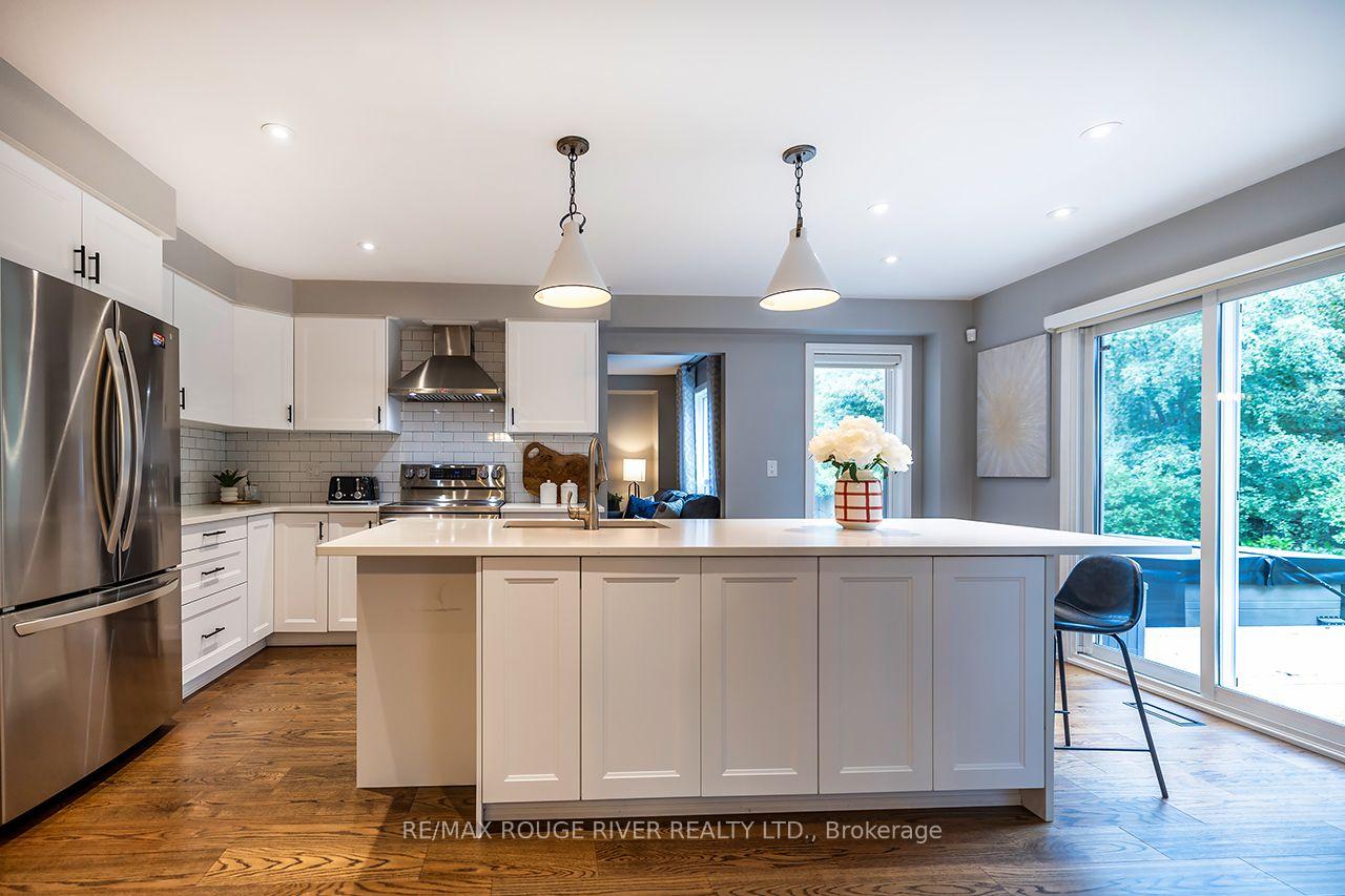 Photo 8 of 37 Wyndfield Crescent, Whitby, Pringle Creek — HOMEH