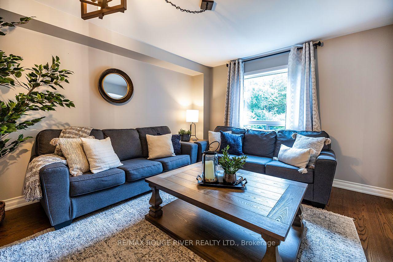Photo 18 of 37 Wyndfield Crescent, Whitby, Pringle Creek — HOMEH