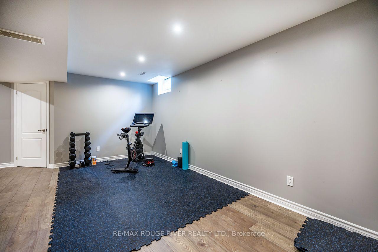 Photo 33 of 37 Wyndfield Crescent, Whitby, Pringle Creek — HOMEH